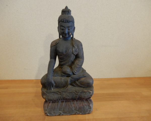 木製の仏像